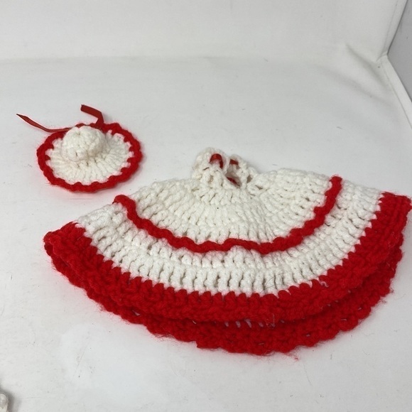 Barbie clothes hand knitted, crocheted outfits skirts with matching hats - Picture 2 of 5